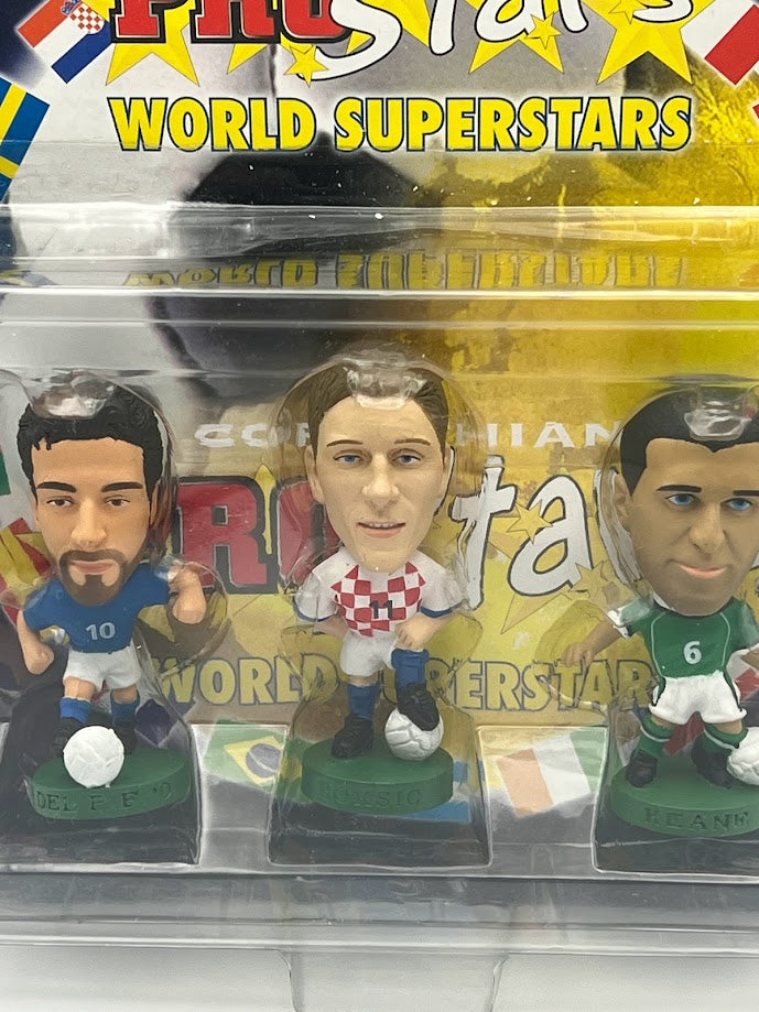 World Superstars Multi Pack -  3 Pack - Corinthian ProStars Football Figures - Set 6 of 6