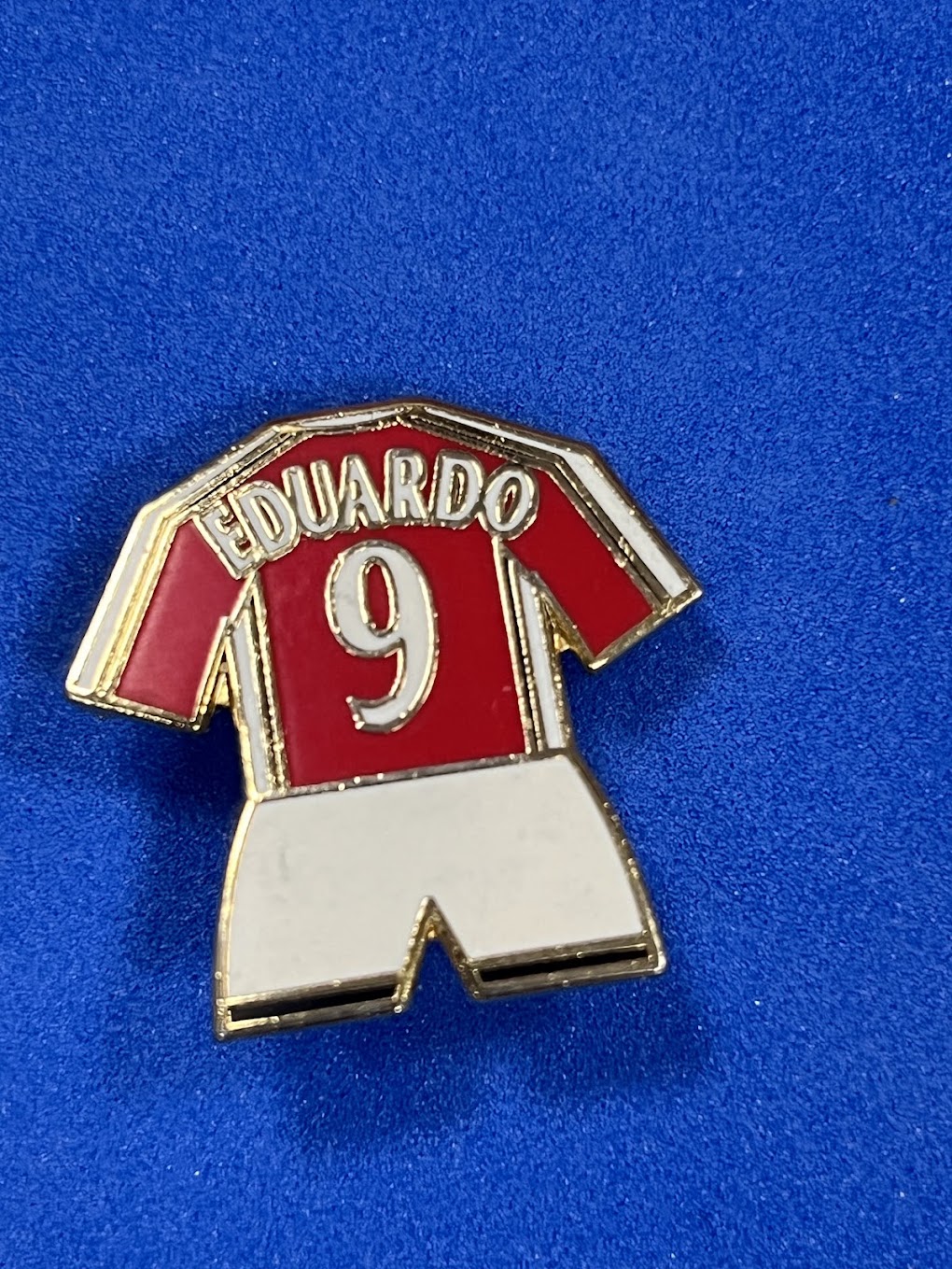 Eduardo #9 Arsenal Kit - Pin Badge