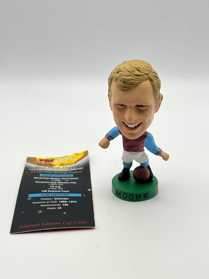 Bobby Moore - Loose with card - Corinthian ProStars Football Figure - World Club Legends - West Ham - PRO451