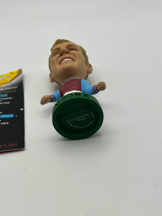 Bobby Moore - Loose with card - Corinthian ProStars Football Figure - World Club Legends - West Ham - PRO451