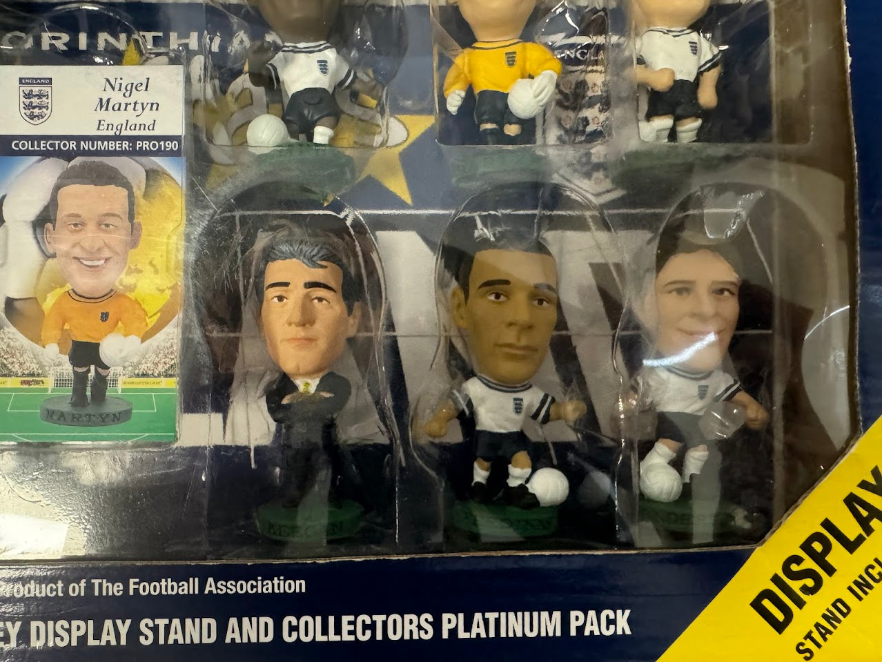 England Team 1999 - 2000 + Rio Ferdinand Platinum Pack - Corinthian ProStars