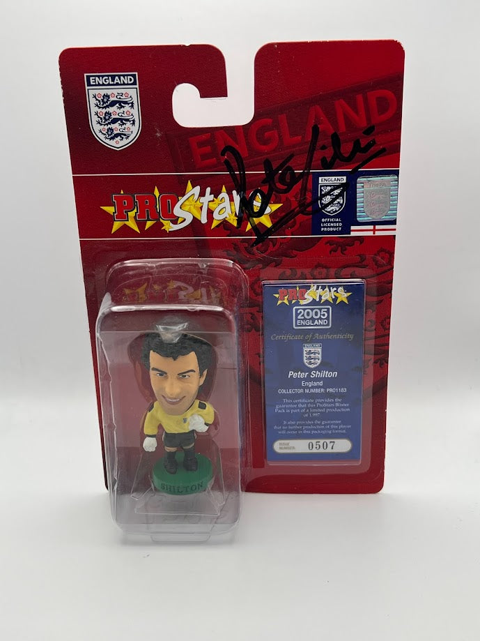 Peter Shilton - Autographed Corinthian Football Figure - England - PRO1883 - CONVENTION 2005 SPECIAL GUESTS