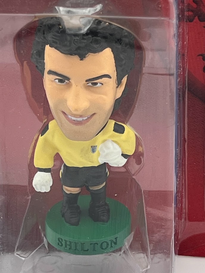 Peter Shilton - Autographed Corinthian Football Figure - England - PRO1883 - CONVENTION 2005 SPECIAL GUESTS