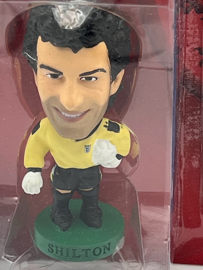 Peter Shilton - Autographed Corinthian Football Figure - England - PRO1883 - CONVENTION 2005 SPECIAL GUESTS