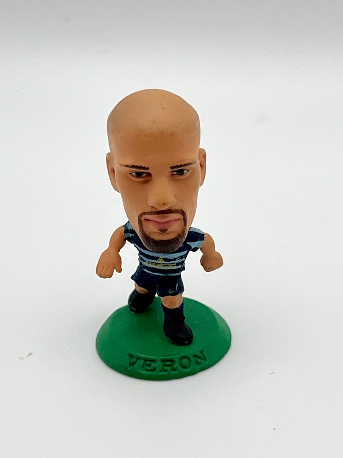 Juan Sebastián Verón - Inter Milan Away - Loose Corinthian Figure - MicroStars - Green Base - MC3410