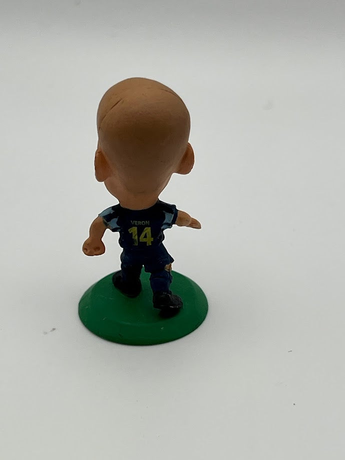 Juan Sebastián Verón - Inter Milan Away - Loose Corinthian Figure - MicroStars - Green Base - MC3410