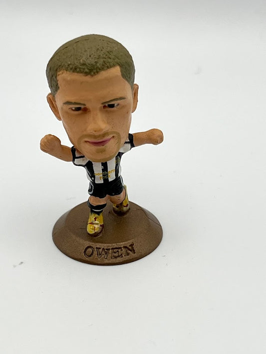 Michael Owen - Newcastle United - Loose Corinthian Figure - MicroStars - Gold Base - MC8044